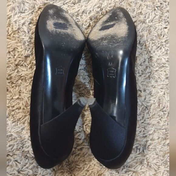 Bruno Magli Women's Size 8.5 Real Leather Solid Black Classic High Heels - Picture 9 of 16